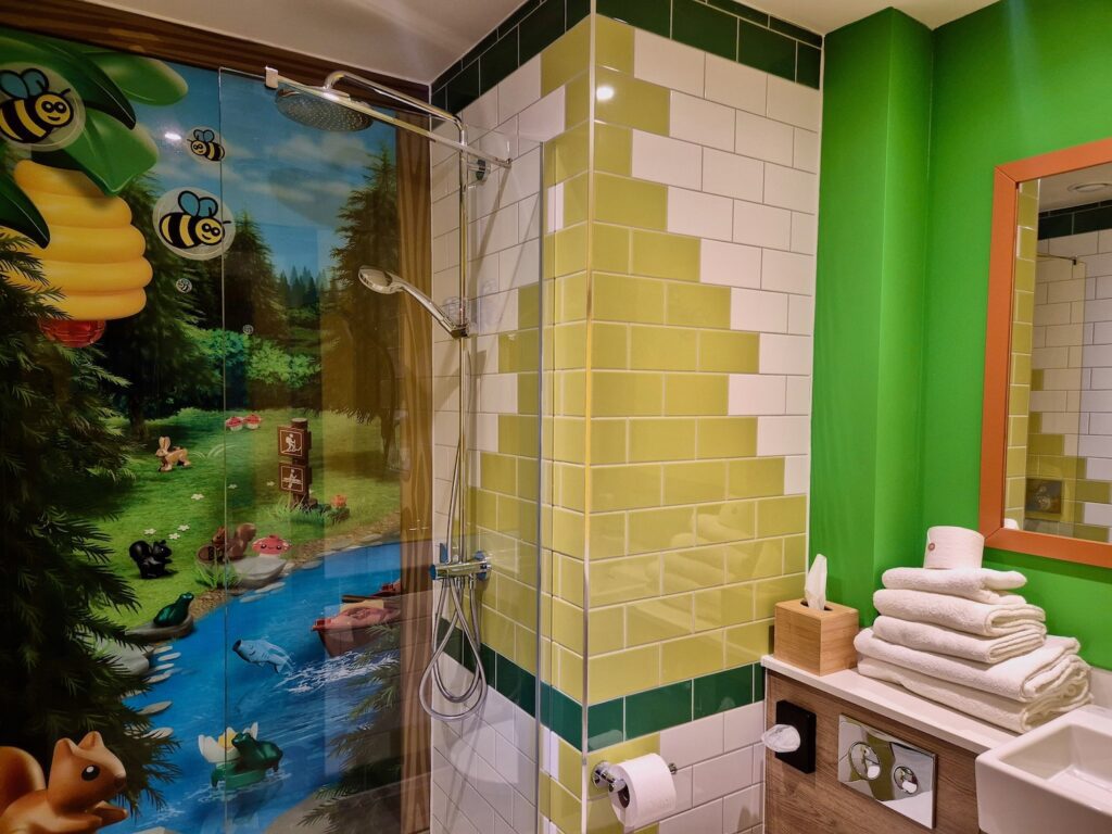 Legoland's Woodland Lodge bathroom